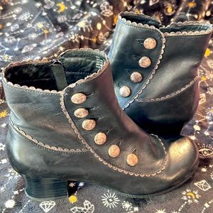 Miz Mooz leather Spats Style Retro Ankle Boots with buttons
